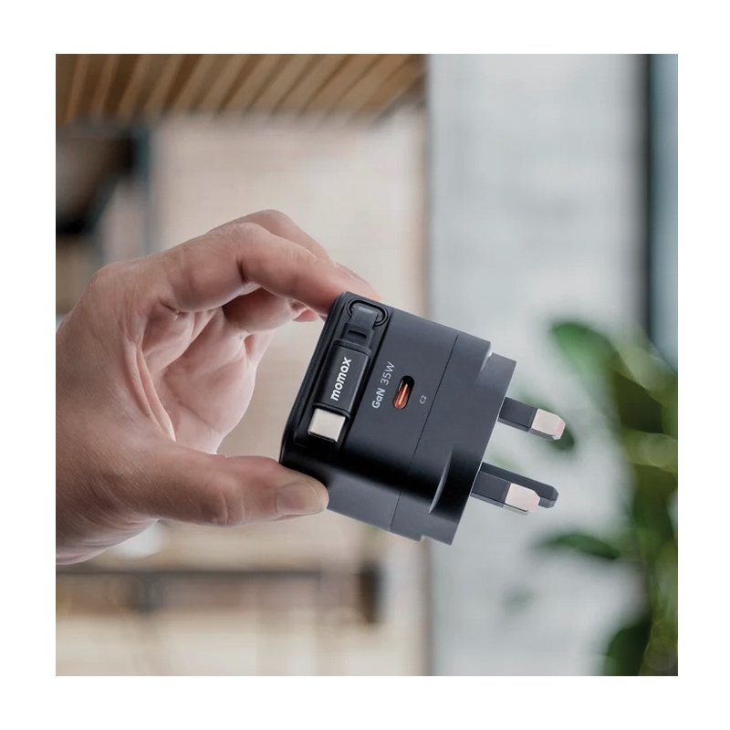 MOMAX 1-Charge+ 35W GaN Charger – Built-in Retractable USB-C Cable – UM72UKD – Black - Image 4